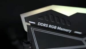 Zoomed-DDR5-RGB-RAM-Yellow-Light.jpg